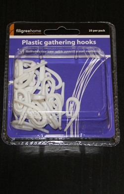 Plastic Gathering Hooks for Pencil Pleat Curtains (Pack of 25)